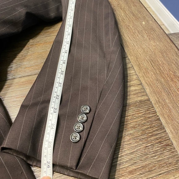 Chaps 40W X 32L 100% Wool
Brown striped Single breast  Men Suit - Picture 8 of 12